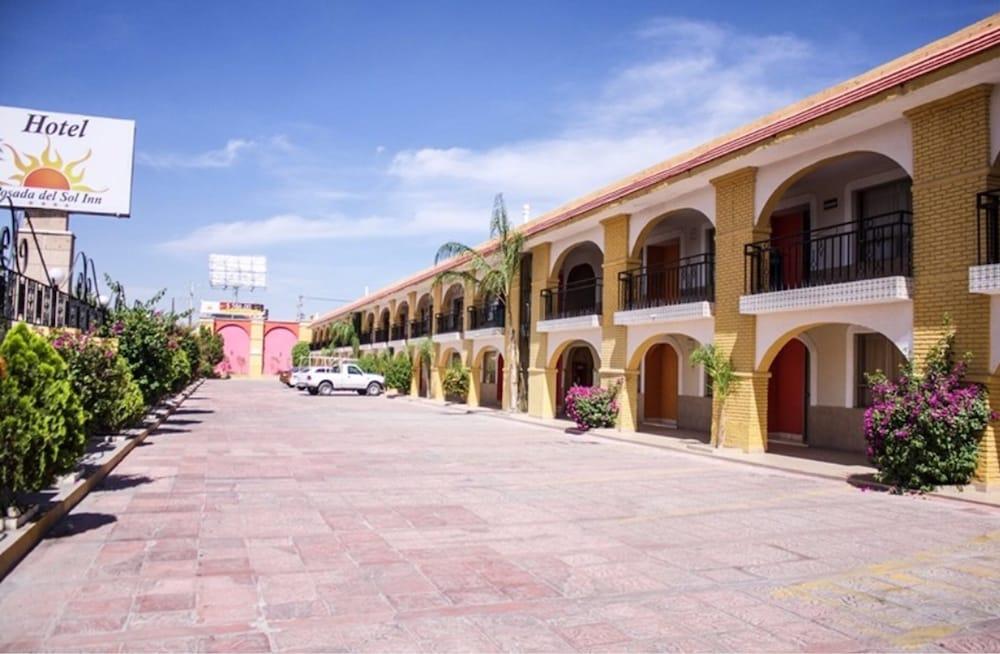 Hotel Posada Del Sol Inn Torreon Exterior photo