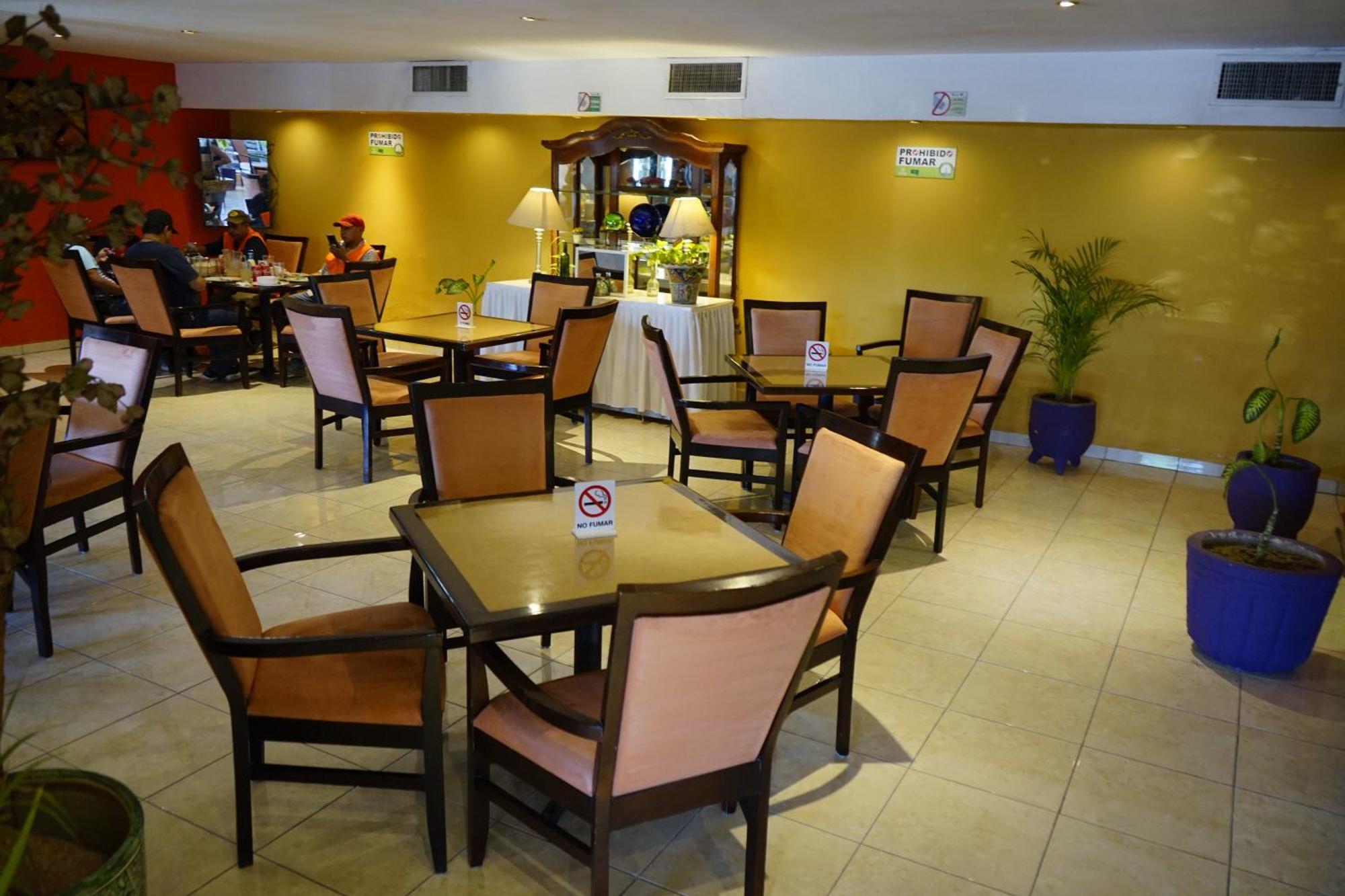 Hotel Posada Del Sol Inn Torreon Exterior photo