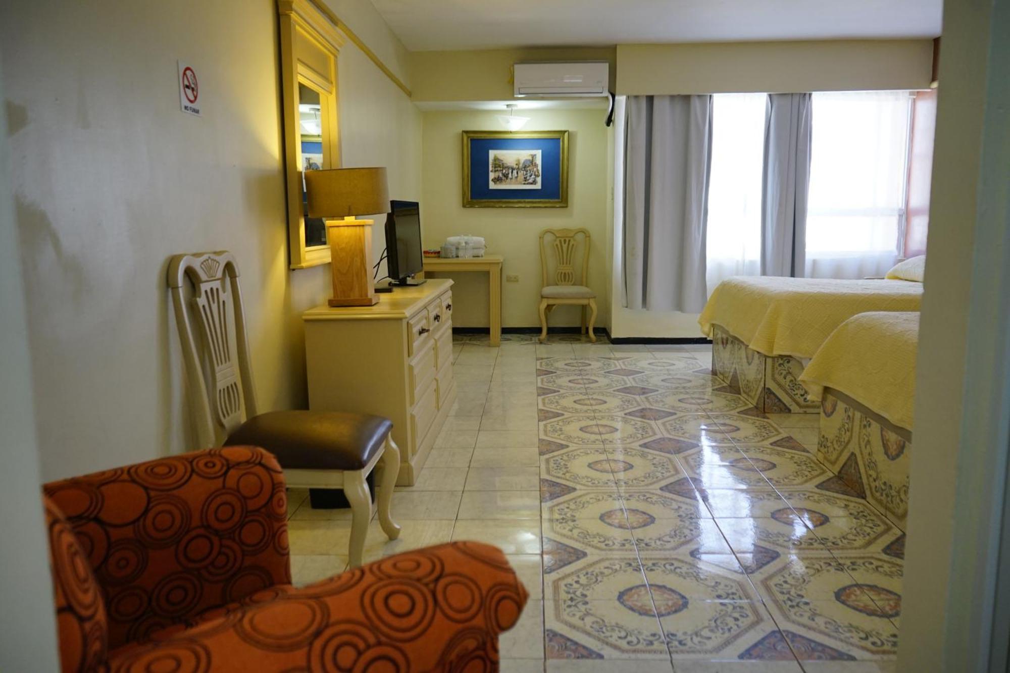 Hotel Posada Del Sol Inn Torreon Exterior photo